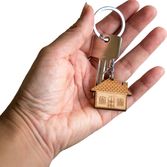 Clé avec porte-clés en forme de maison